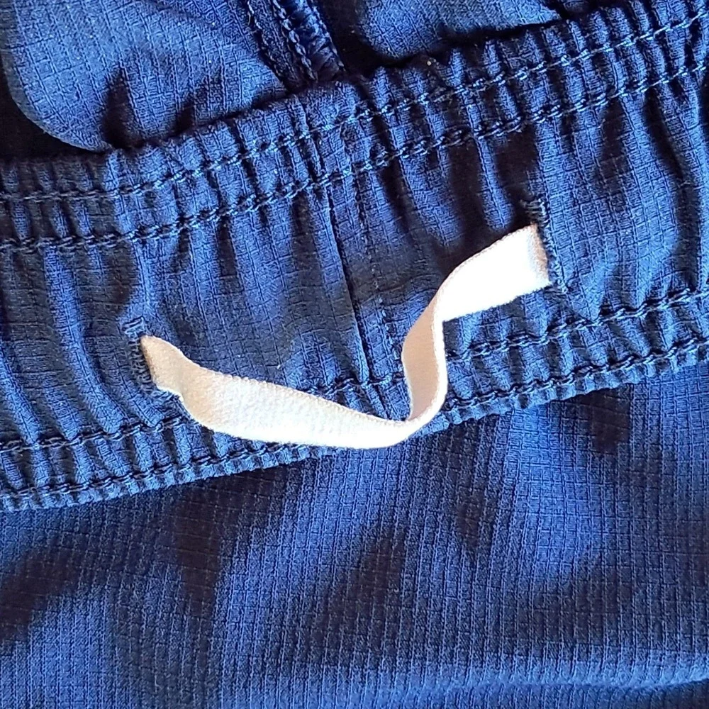 Under Armour Mens Blue Athletic Training Shorts Fitted Large Pockets Gym Running
